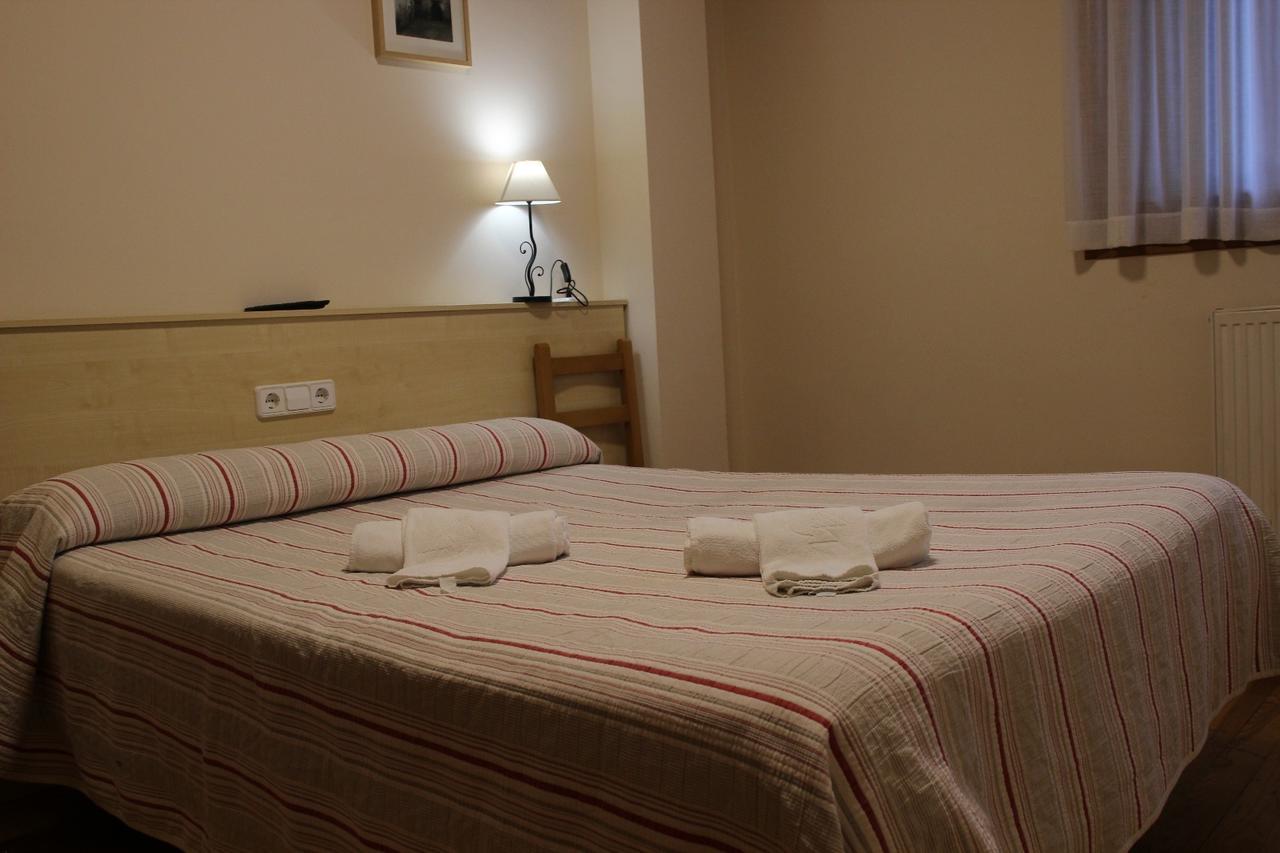 Hostal Ezkaurre Isaba Ngoại thất bức ảnh